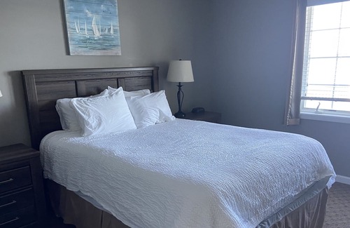 Cadillac Condominio | Lake front family size condo.