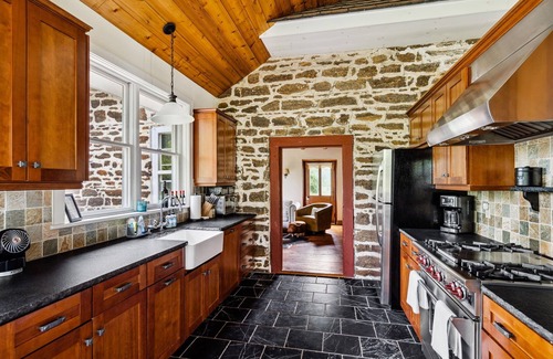 Quinton Otro | Lake front historic farmhouse on 5 acres, fenced and pet friendly!