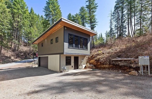 Spirit Lake Casa | Lake Front Home w/ Spectacular Views & boat slips!
