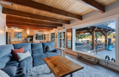 Island Park Casa | Lake Front|Hot Tub|Heated Garage|Private Dock