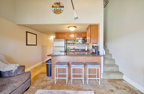 Mid America Condominio | Lake Front in Hot Springs! Cozy, Water views and more!