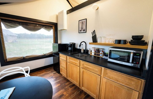 Coosa Complejo | Lake Front Luxury Glamping Tent Suite: Hot Tub & Lake Views