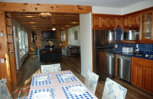 Madawaska Valley Casa | Lake front newly renovated house