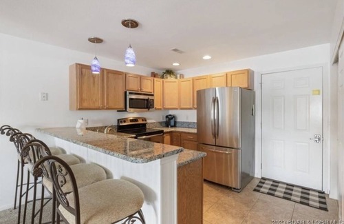 Kaiser Condominio | ~ Lake Front ~ Parkview Paradise ~