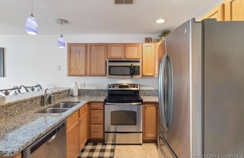 Kaiser Condominio | ~ Lake Front ~ Parkview Paradise ~