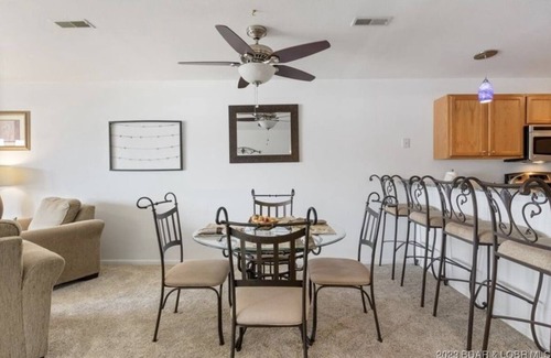 Kaiser Condominio | ~ Lake Front ~ Parkview Paradise ~