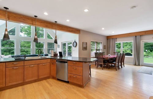 Lake George Casa | Lake George Mountain Retreat (Familia y mascotas)