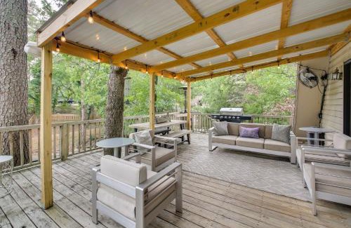 Mid America Casa | Lake Hamilton Cabin Boating Getaway!
