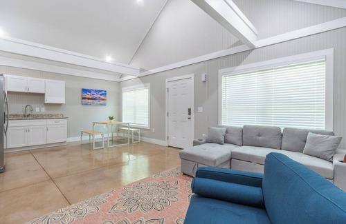 Townville Cabina | Lake Hartwell Cabins-15 Minutes to Clemson-Near Green Pond Landing