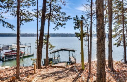 Anderson Casa | Lake Hartwell Retreat with Deck and Private Dock!