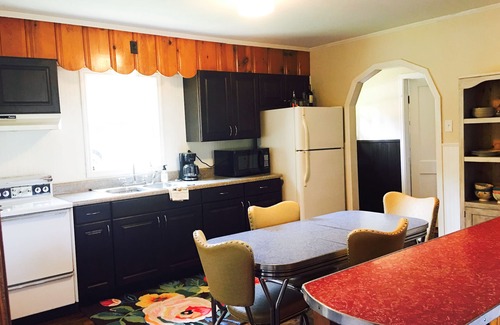 Pacific Casa | Lake Haven - Updated Mid Century Cabin Only 35 Mins from St. Louis