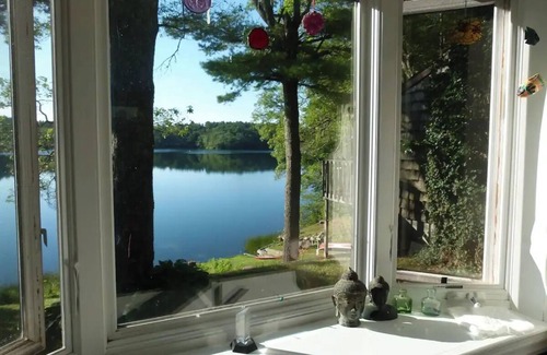 Plymouth Casa | Lake House - Charming 3-bedroom in Plymouth, MA