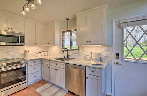 Tri-Cities Casa | Lake House Haven: Fire Pit, Boat Dock + More!