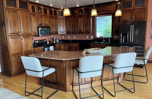 Rutland Casa | Lake house on Lake Madison! 4-bedroom, 3-bathroom house on the water!