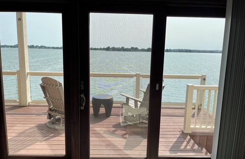 Rutland Casa | Lake house on Lake Madison! 4-bedroom, 3-bathroom house on the water!