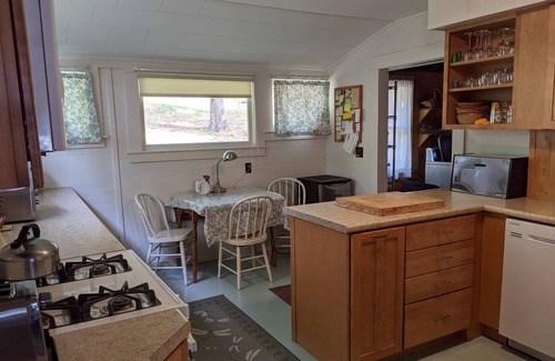 Glenburnie Casa | Lake house w. private dock on Northern Lake George