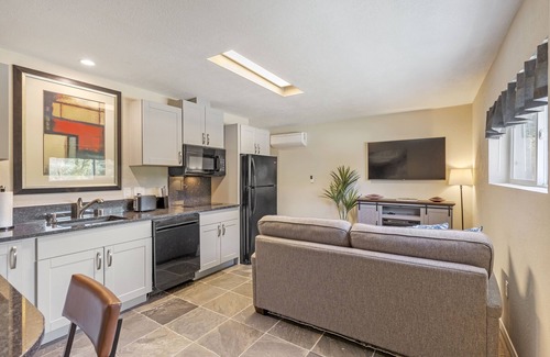Lake Hughes Apartamento | Lake Hughes Apartment Unit A