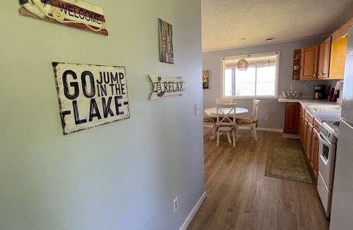 Town of Yates Cabaña | Lake it Easy 2-bedroom cottage in Lyndonville