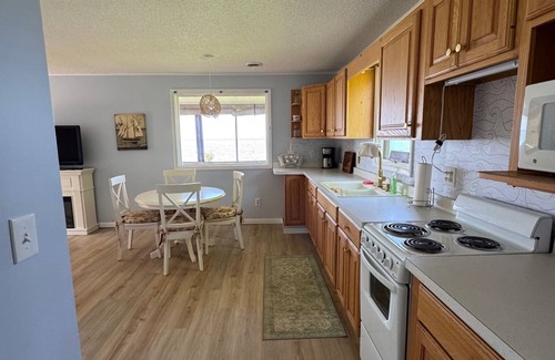 Town of Yates Cabaña | Lake it Easy 2-bedroom cottage in Lyndonville