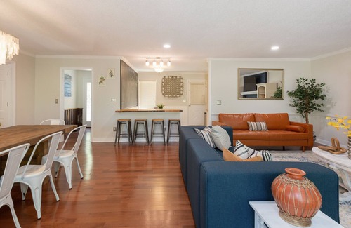 Marion Lake Club Casa | Lake James Golf Club Retreat 4BR 3BA, Sleeps 10 & Pet Friendly!