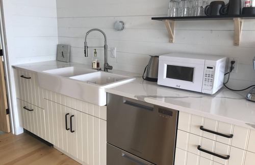 Muskoka Lakes Cabaña | Lake Joseph: Private Island Bay – Cottage and Boathouse