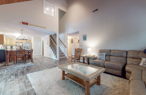 Estill Springs Casa | Lake Life 4 Bedroom, 3 Bath, Sleeps 12.