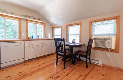 Saginaw Cabina | Lake Loft at Grand Lake Getaway | Custom Sauna
