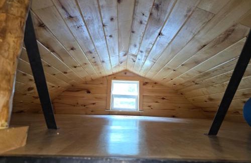 Monticello Casa | Lake log Cabin getaway