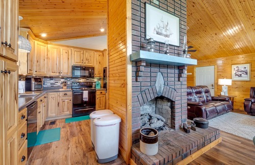 Penrod Casa | Lake Malone Vacation Rental w/ Boat Dock!
