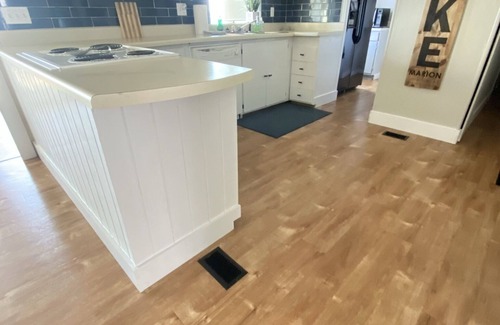 Calhoun County Casa | Lake Marion Lakehouse with 180° lake view