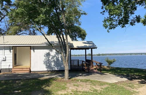 Calhoun County Casa | Lake Marion Lakehouse with 180° lake view