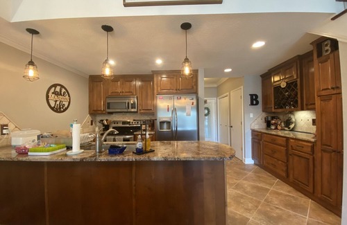 Dadeville Condominio | LAKE MARTIN Water Walk Out Condo IN STILLWATERS 35 MIN TO AUBURN!