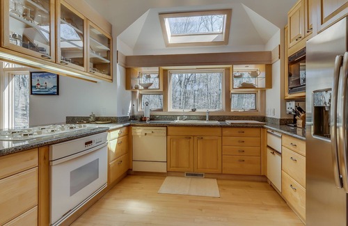 Stevensville Casa | Lake Michigan Beachfront Home