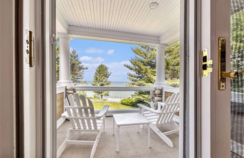 Manistee Casa | Lake Michigan Beach House