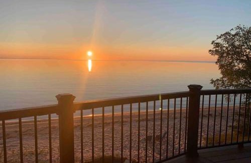 Manistique Casa | Lake Michigan Cabin w/Hot Tub & Stunning Views