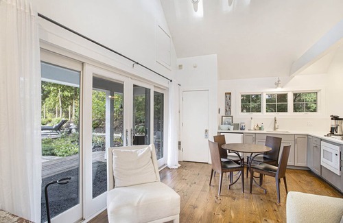 Michiana Villa | Lake Michigan Luxury Resort has sandy beach & Pool, Hot Tub, Gym & Pickleball