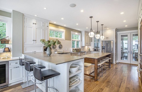 Michiana Villa | Lake Michigan Luxury Resort has sandy beach & Pool, Hot Tub, Gym & Pickleball