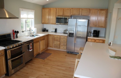 Cable Casa | Lake Namakagon Sunrise Cove~Unwind & Reconnect. Private dock, 2 kayaks, row boat