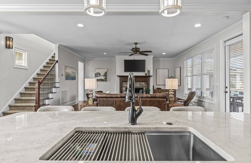 Reynolds Landing Casa | Lake Oconee Getaway. Spacious family & pet-friendly retreat in gated community
