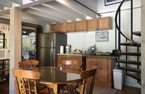 Mannsville Casa | Lago Ontario Este, capacidad para 10 personas, playa, 2 kayaks, hoguera, parrilla de gas, patio, porc