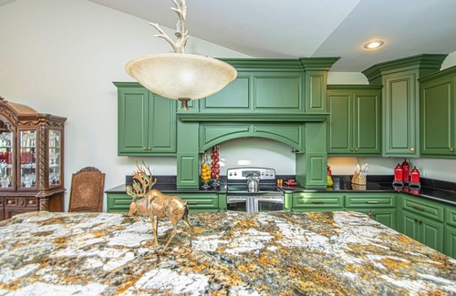 Mountain Pine Casa | Lake Ouachita: Peaceful 4BR Getaway, Lake Views