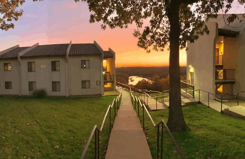 Lake Ozark Condominio | Lake Ozark-1BD/1BA-Hippo Pool, Regalia Resort, Gym, Hottub, Pool-Sleeps 2PP