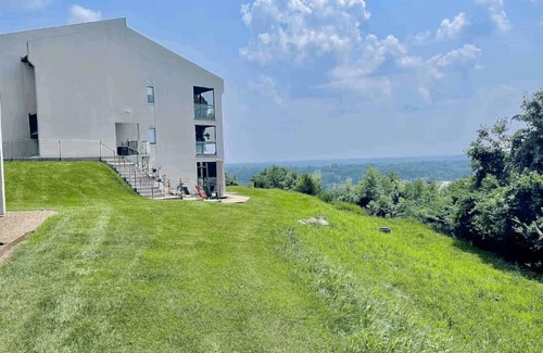 Lake Ozark Condominio | Lake Ozark-1BD/1BA-Hippo Pool, Regalia Resort, Gym, Hottub, Pool-Sleeps 2PP