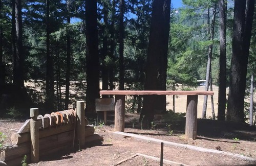 Potter Valley Cabina | Lake Pillsbury, Hull Mt.Cabin 2BR1Ba w/deck
