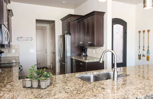 Page Casa | Lake Powell Luxury: Brand New 4BR Home, Boat-Friendly 50ft Garage