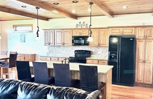 Village of Marquette Condominio | Lake Puckaway Getaway - Inmaculado condominio de 2 pisos frente al lago 5% de descuento 7+ noches