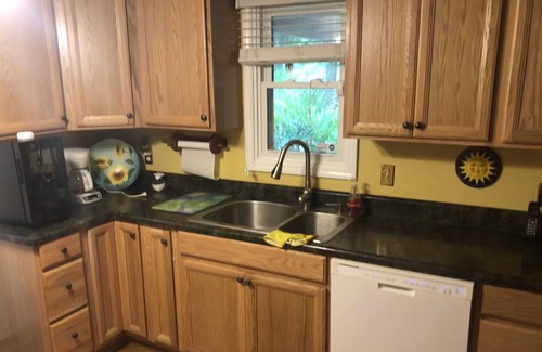 Lowndesville Casa | Lake Russell Cabin, outdoor activities, fishing, hunting, Sangria Shack. FUN!!