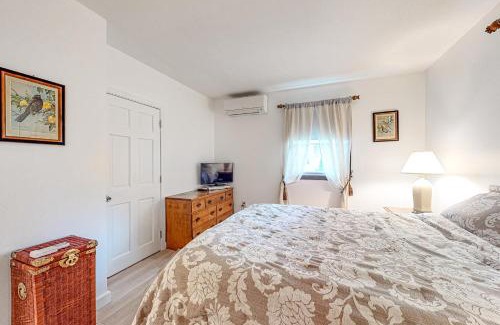 East Falmouth Casa | Lake Shore Living