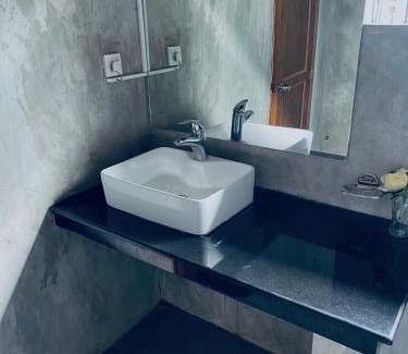 Nawala Casa | Lake Side Bliss