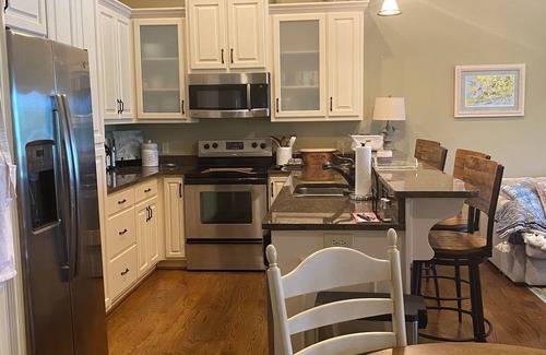 Northport Condominio | Lake side condo nearThe University of Alabama